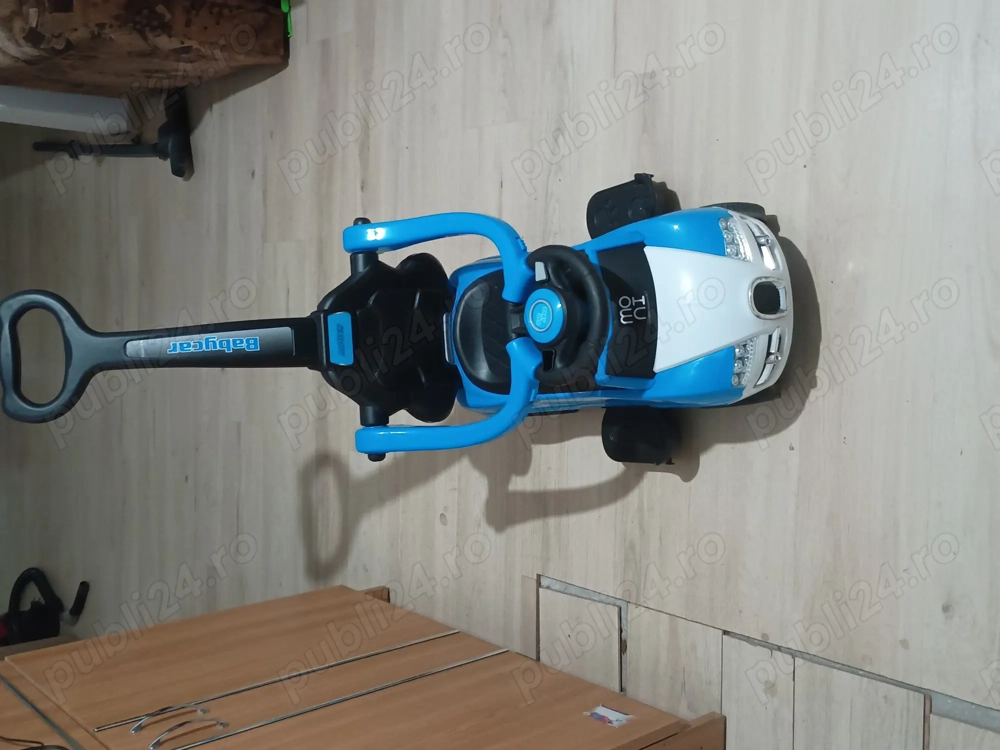 Vând mașinuță de copii 