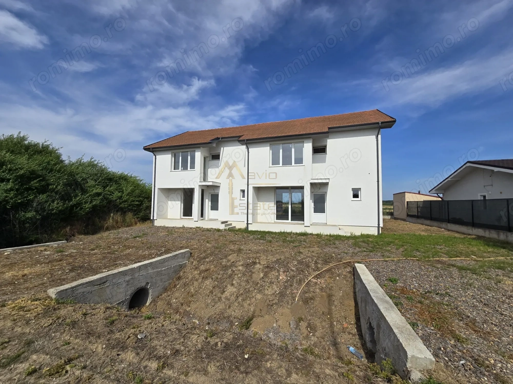Martinesti, Duplex pe etaj, 3 Dorm, Buc separata,  Zona linistita.