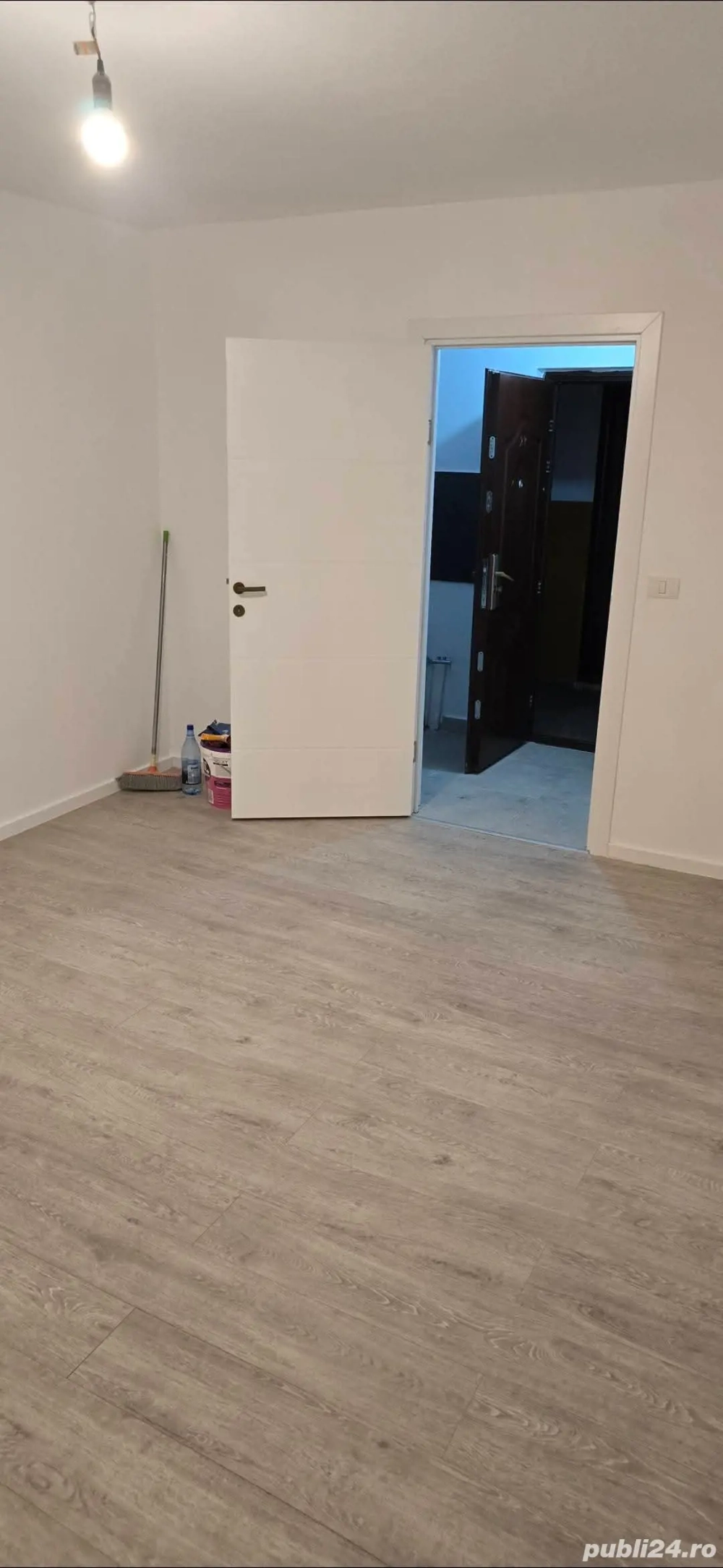 Garsoniera - zona Aradului - etajul 2