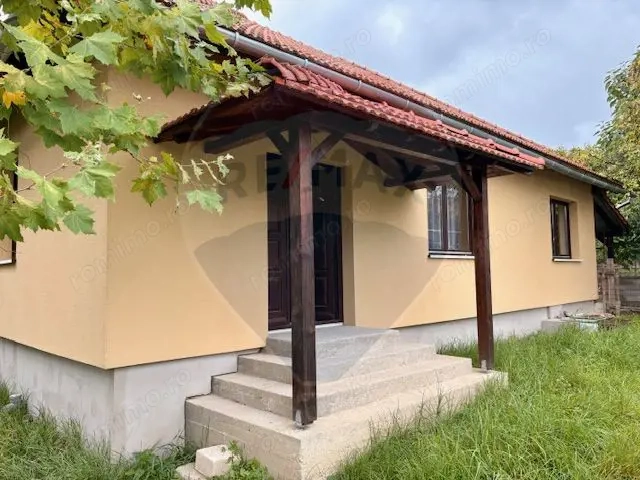 Casă / Vilă cu 4 camere de vânzare