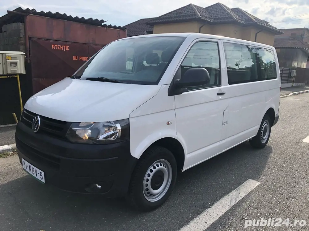 VW Transporter T5, 2011, 8+1 locuri