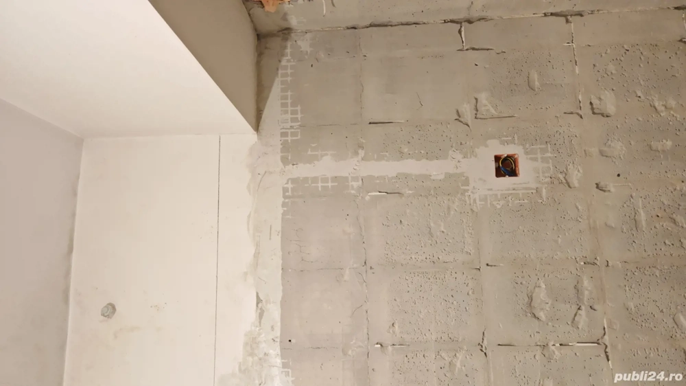 caut baiat care se pricepe cat de cat la amenajări interioare.