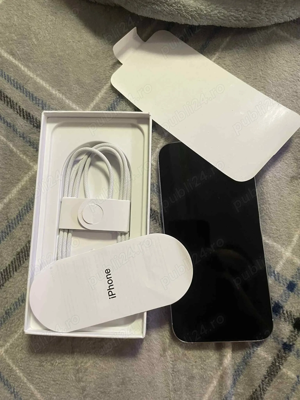 Vând iPhone 16 pro Max 