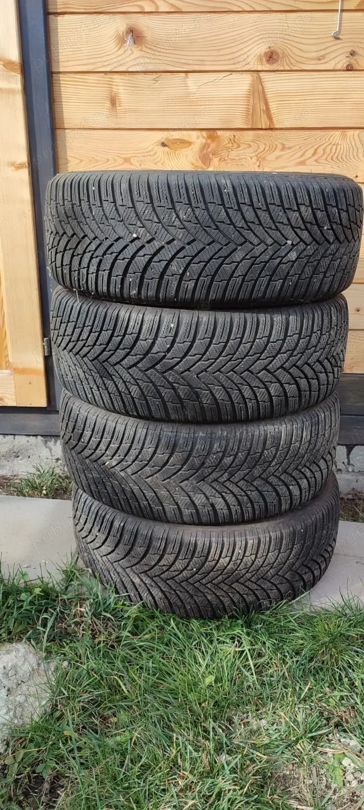 Vand 4 anvelope de iarna Firestone WinterHawk 4 215/55R17 98V