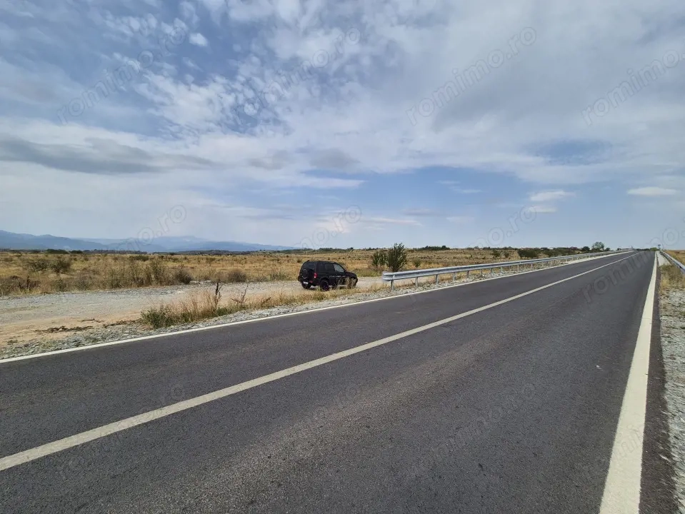 Vânzare teren intravilan - 1070 mp - strada Ciocârlău - spre Preajba