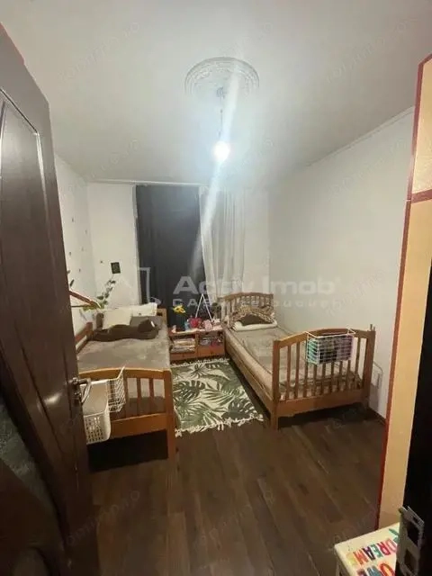 APARTAMENT 3 CAMERE DECOMANDAT INEL 2