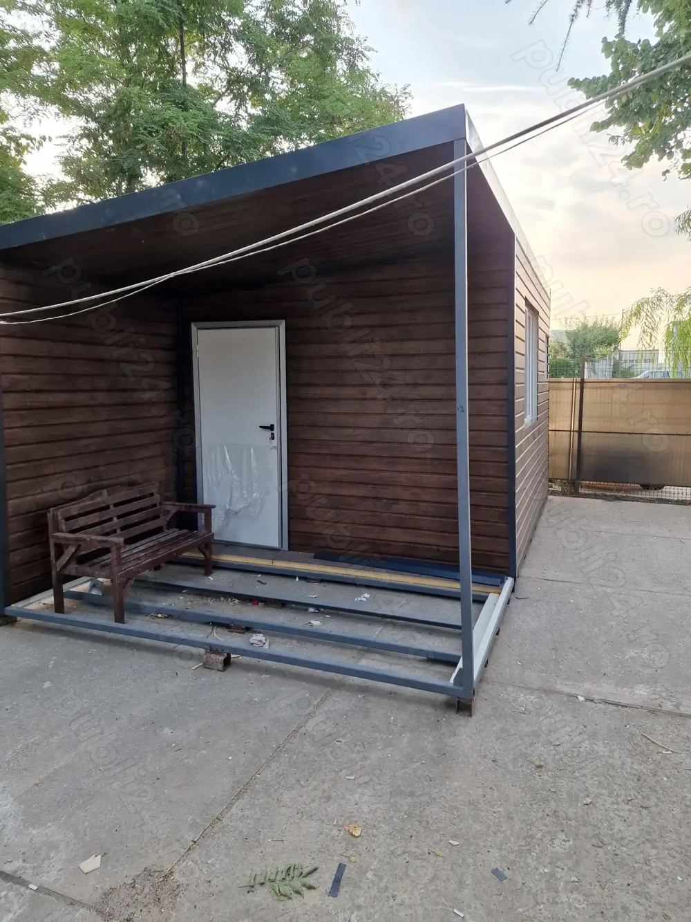 Vand bungalow la cheie, grup sanitar inclus