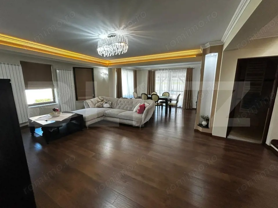 Casa cu piscina, 4 camere, sistem smart home