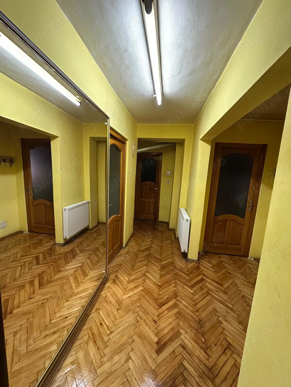 Apartament de vanzare 3 camere si 2 bai