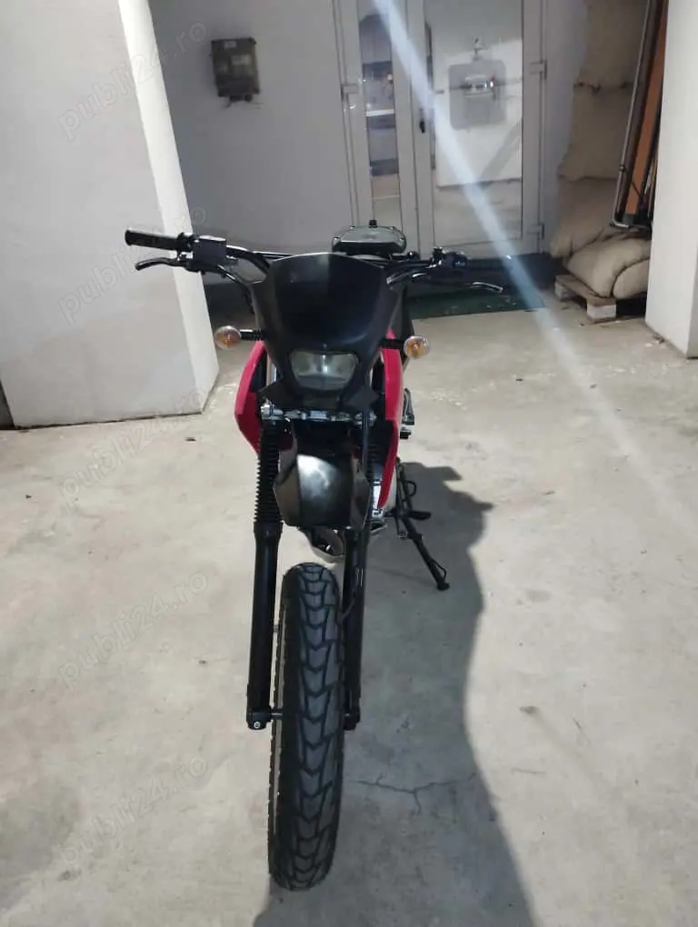 Yamaha XT125 supermoto