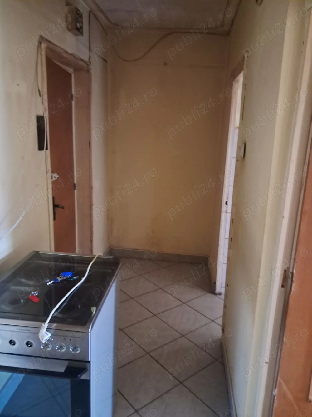 Garsoniera Racadau intrare.