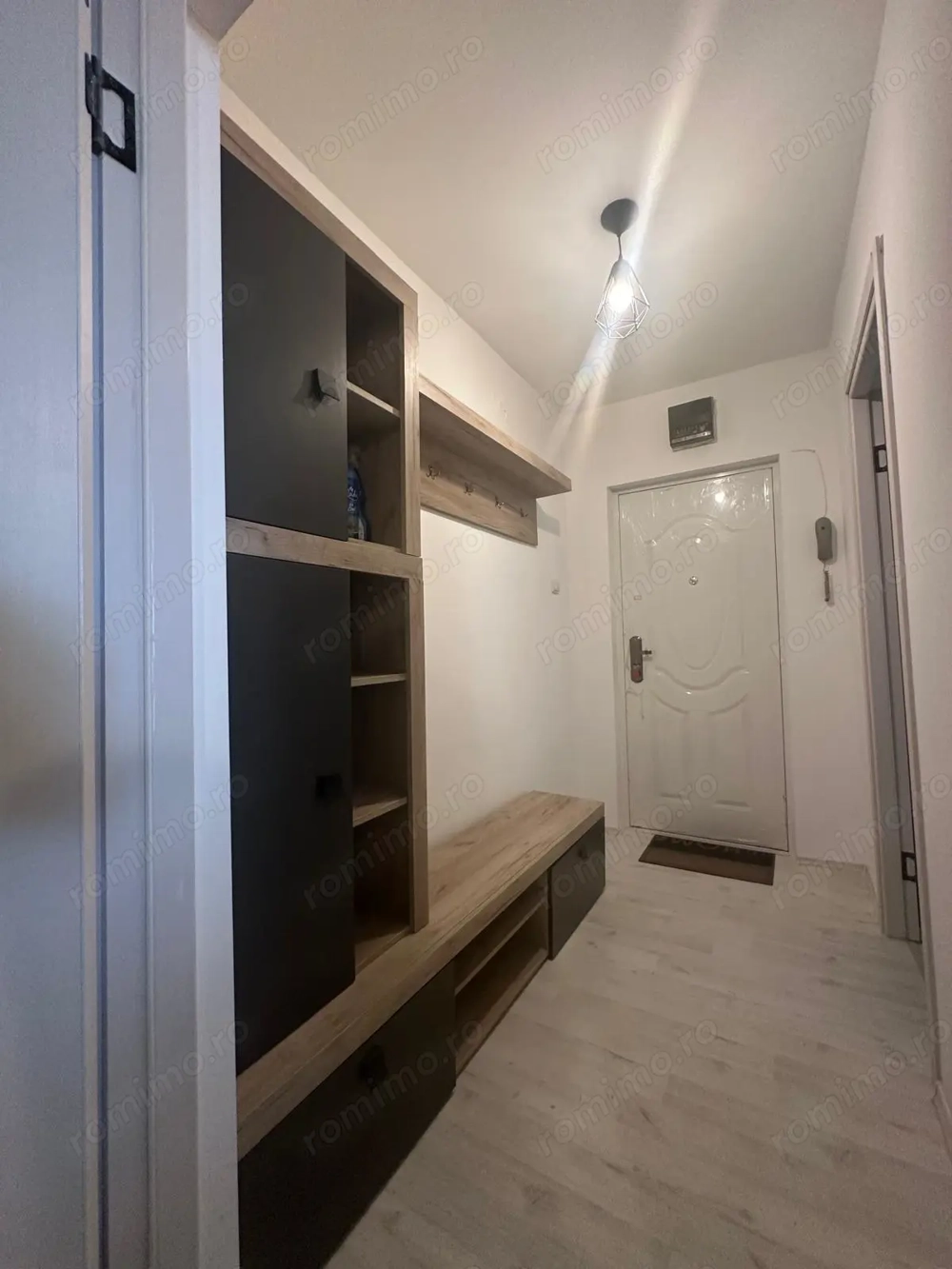 Totul nou!!! 2 camere .. parter inalt .. 95900 euro