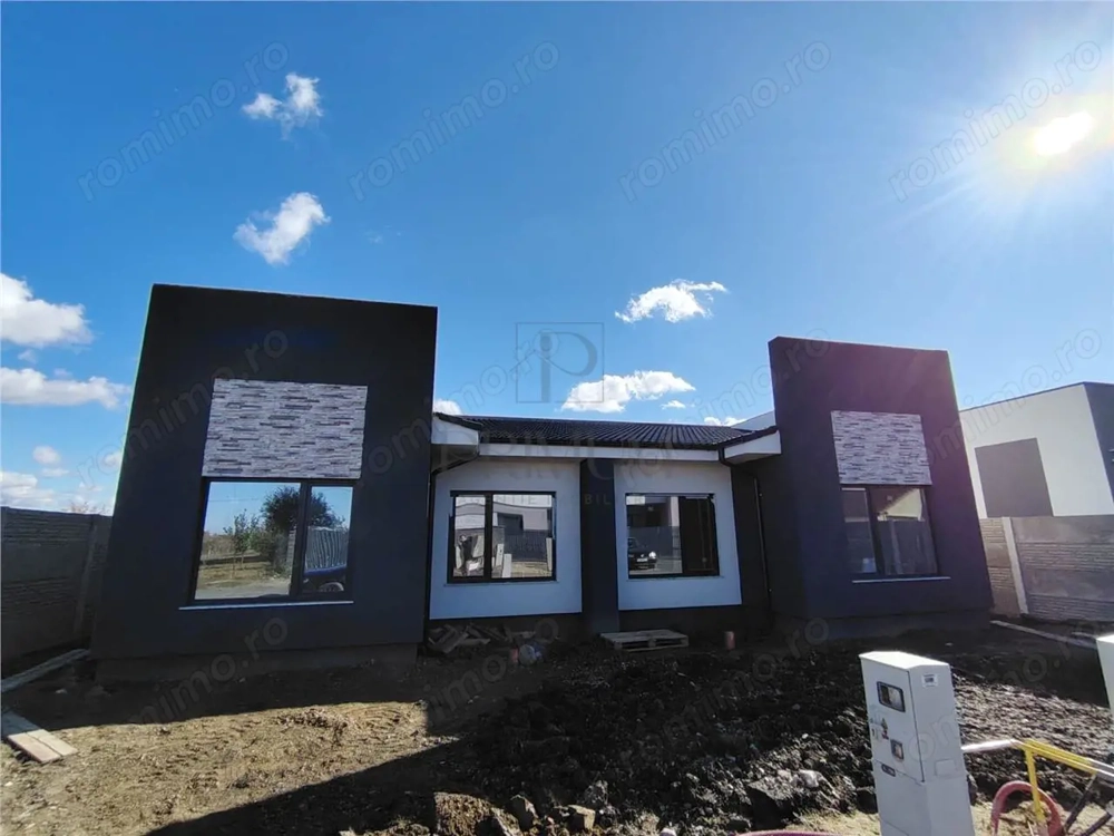 Duplex modern pe parter - 4 camere - zona buna - suprafete generoase.