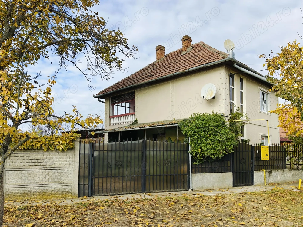 Vând casă în Zimandu Nou