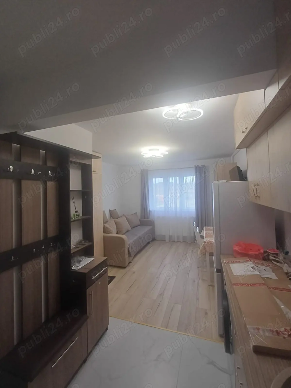 Închiriez garsonieră  Închiriez garsonieră