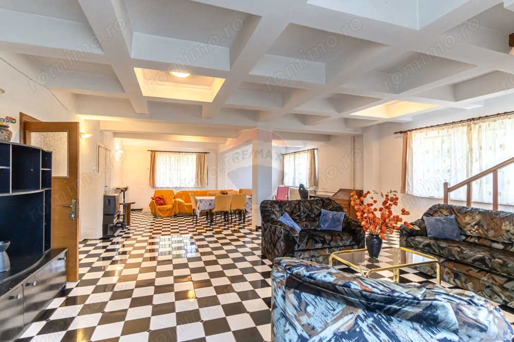 Poiana Mărului | 7 camere | Perfectă pentru pensiune / retreat (view!)