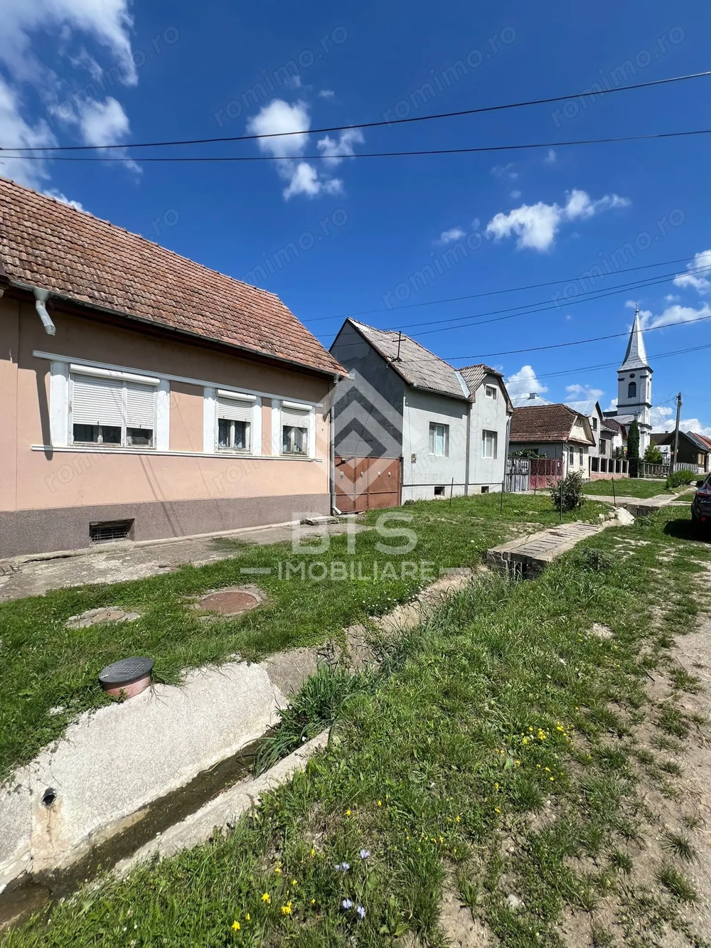 Casă de vânzare în Simionești – liniște, spațiu și confort la țară!