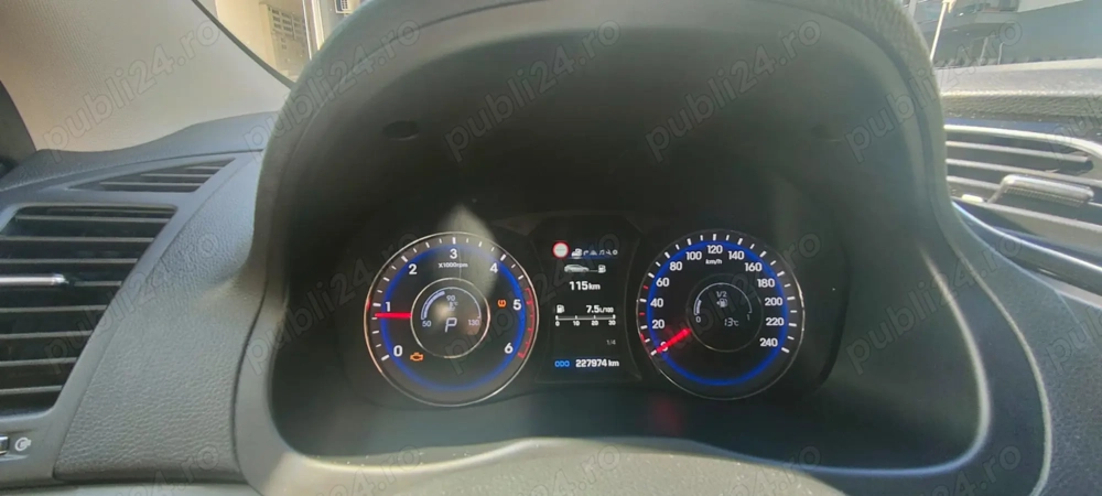 Hyundai i40 Kombi blue 1.7 CRDi DCT Premium  Masina personala Distributie schimbata Hyundai i40 Kombi blue 1.7 CRDi DCT Premium  Masina personala Distributie schimbata