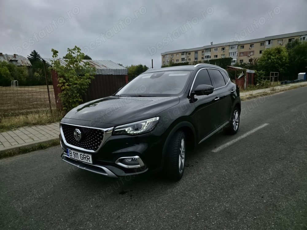 MG EHS Luxury 2022 - plug in hybrid - panormaic navi trapa