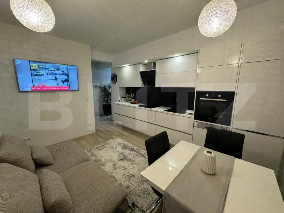 Apartament de vânzare, cu 3 camere, mobilat și utilat, zona centrala