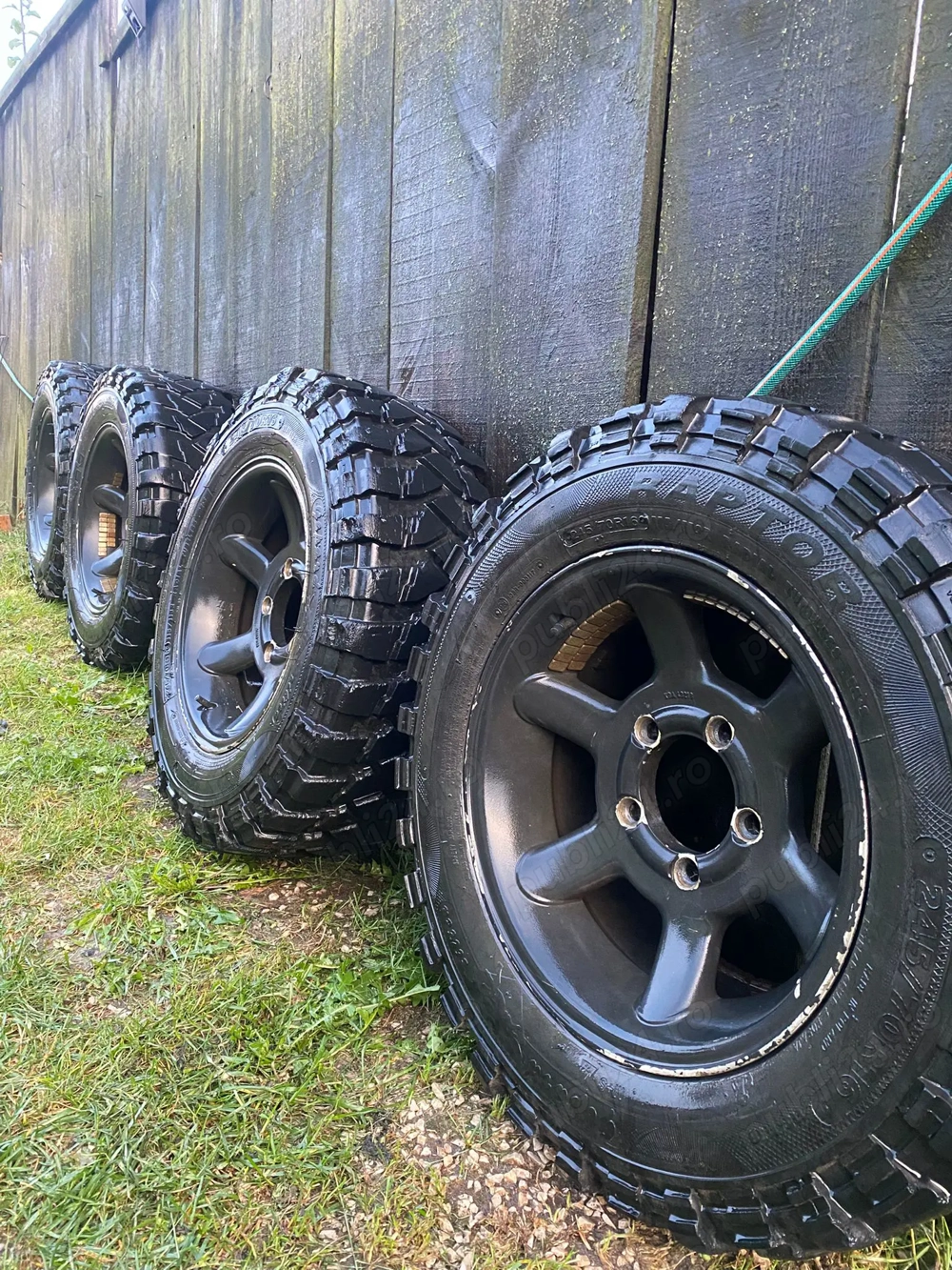 Vănd 4 cauciucuri 245/70R16