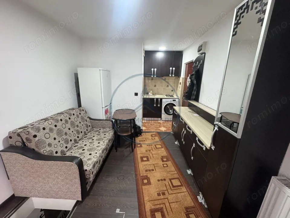  Garsonieră cu spațiu generos la demisol – locație centrală 