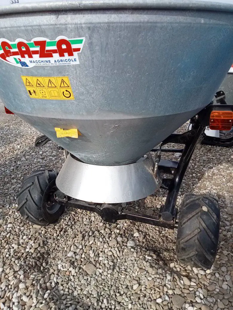 Sararita tractata Faza, SSP800Z zincata, 780l, cu carlig de remorcare, roti ATV, actionare mecanica.