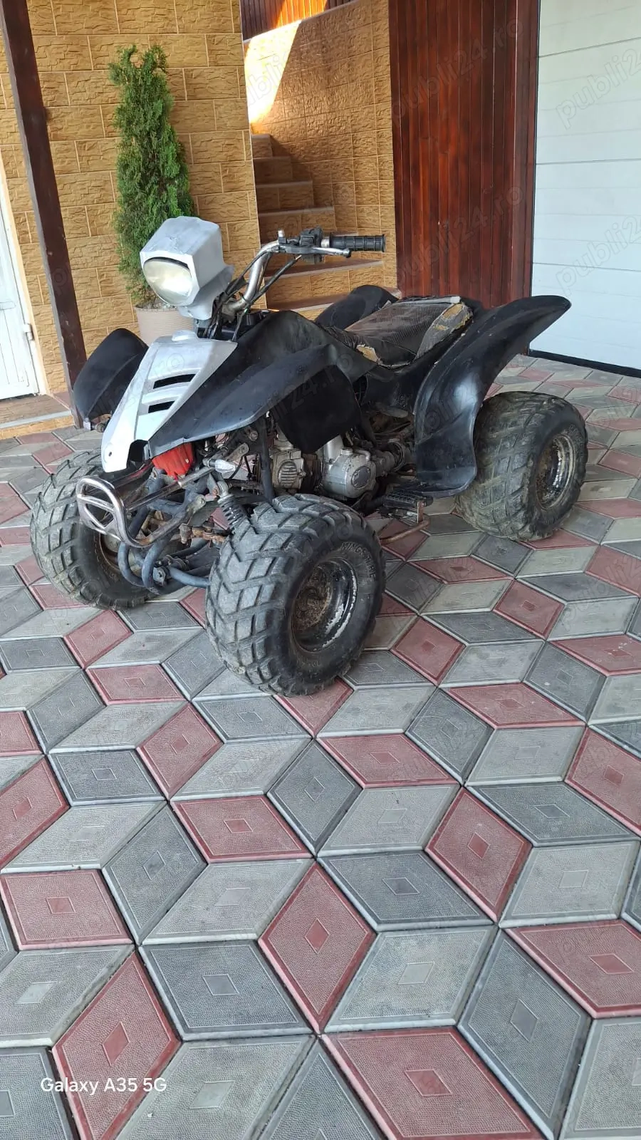 Vând atv 125 transmisie pe cardan necesita un capac ambreiaj preț 1300 euro  Vând atv 125 transmisie pe cardan necesita un capac ambreiaj preț 1300 euro