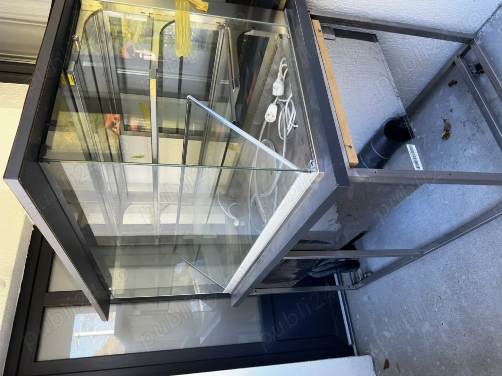 Vitrină frigorifică și Calitativă 