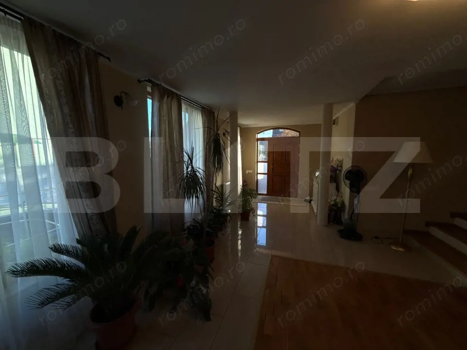 Casă spațioasă cu 2 corpuri , 300 mp– ideală pentru 2 familii – teren 776 mp