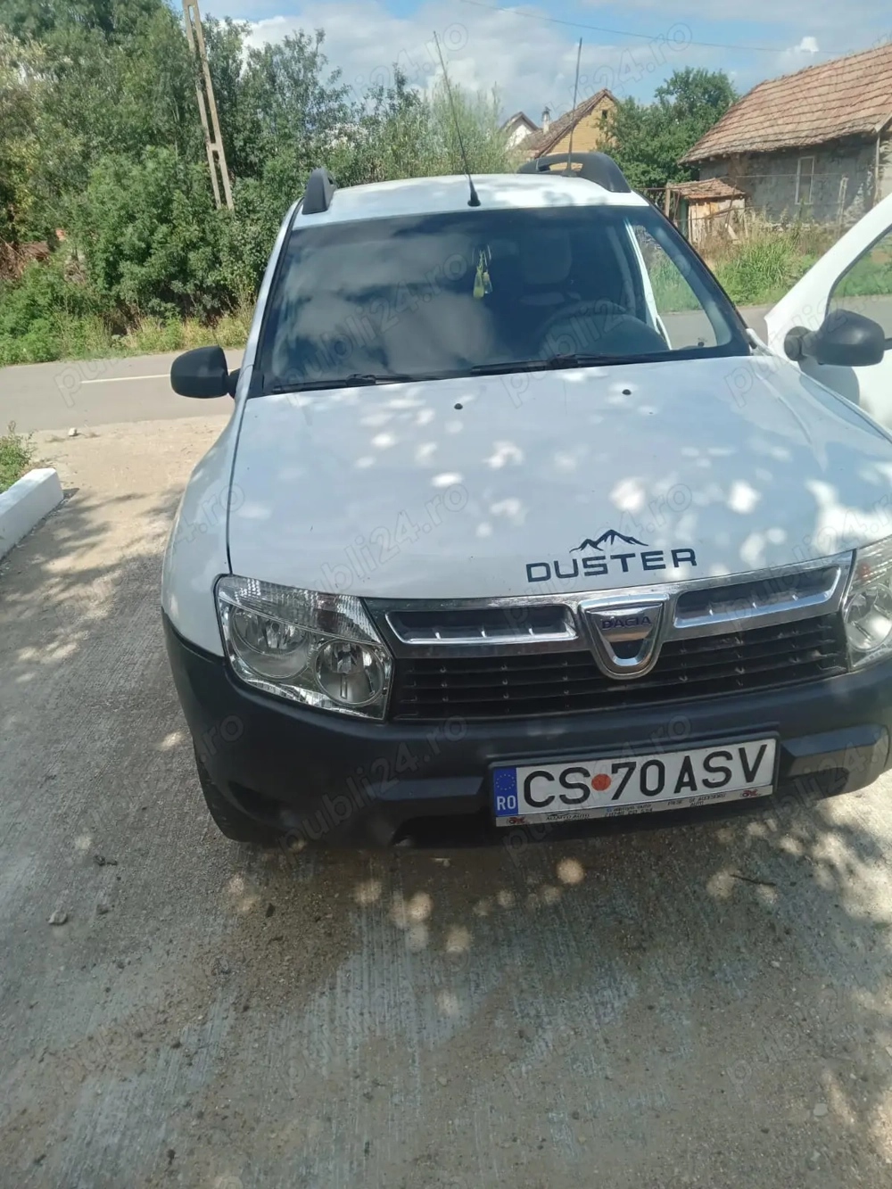 Vând Dacia Duster an fabricație 2012