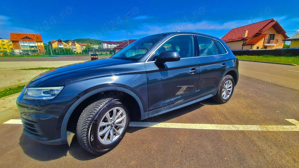 Audi Q5 quattro  Audi Q5 quattro