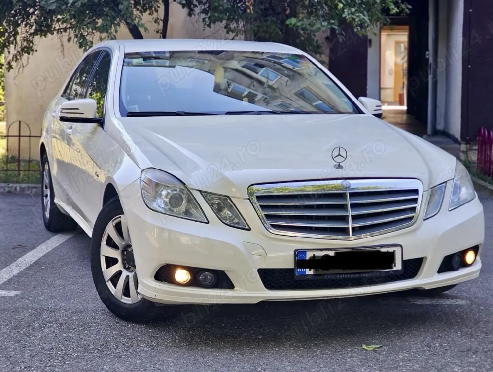 Vând auto Mercedes E200