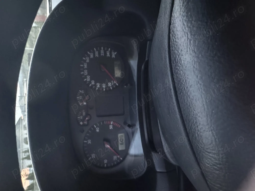 Vând wolksvagen golf