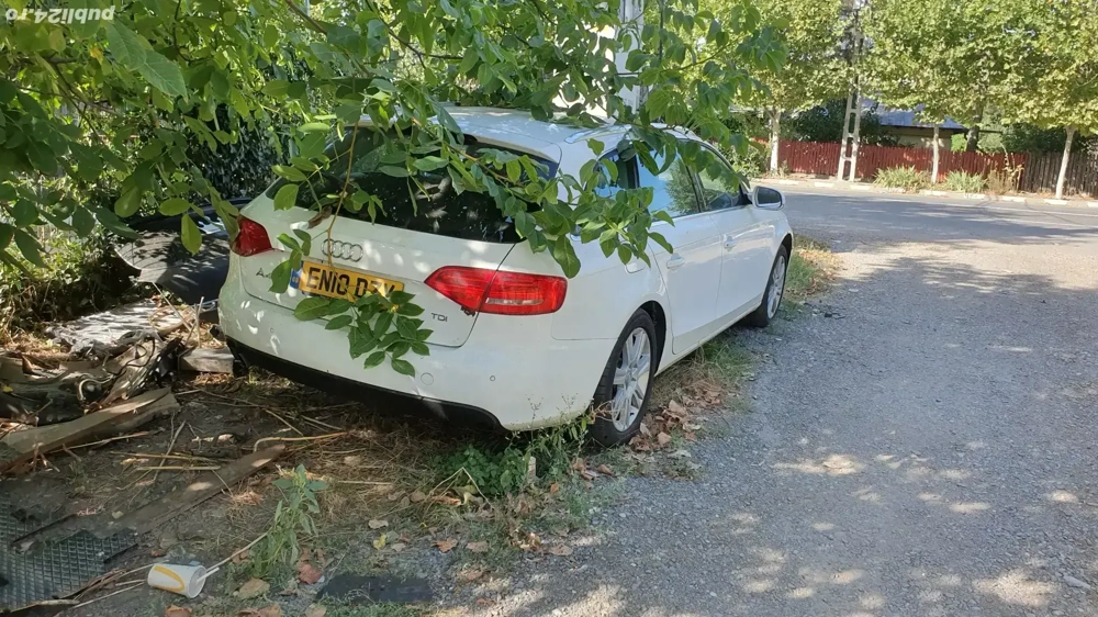 dezmembrez audi a4 b8 2.0 CAGA