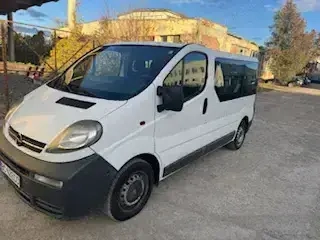 Opel Vivaro ,9 locuri, diesel , 1900 euro , inmatriculat RO , ITP pana in 2026, Asigurare 