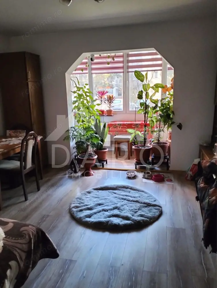 Vand apartament in Dambu