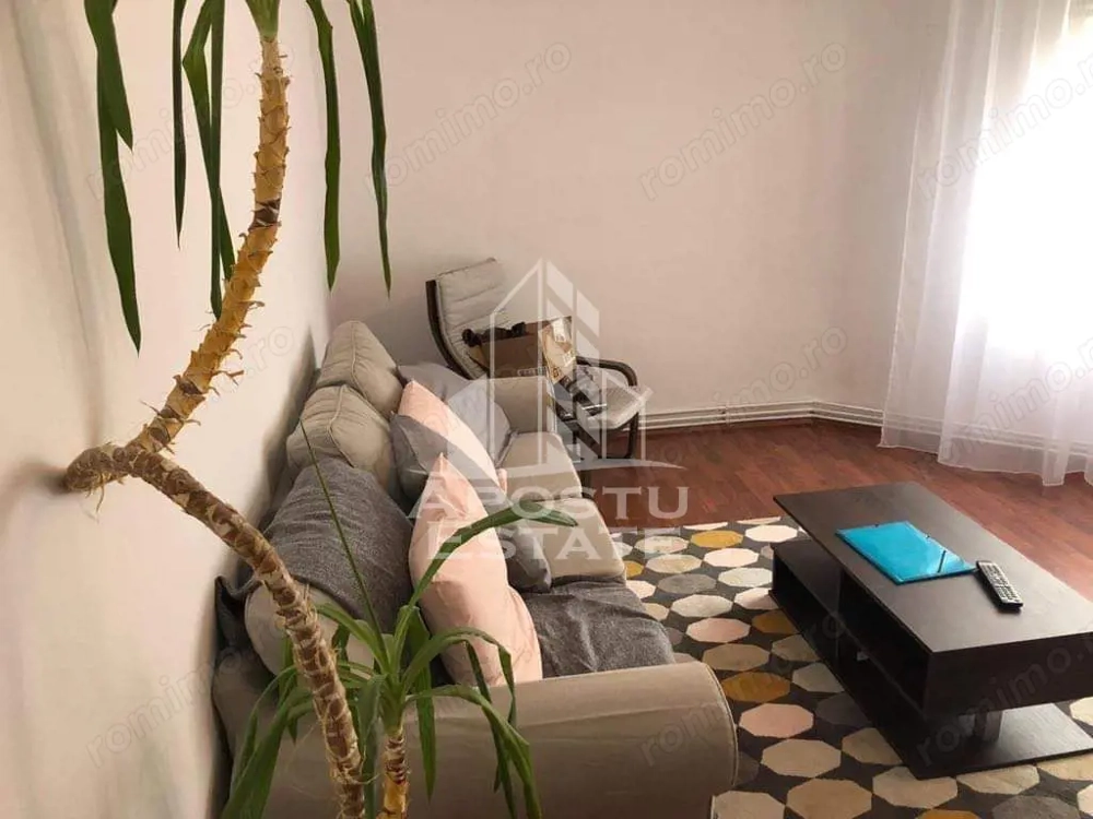 Apartament cu 3 camere, decomandat, centrala proprie, zona Soarelui