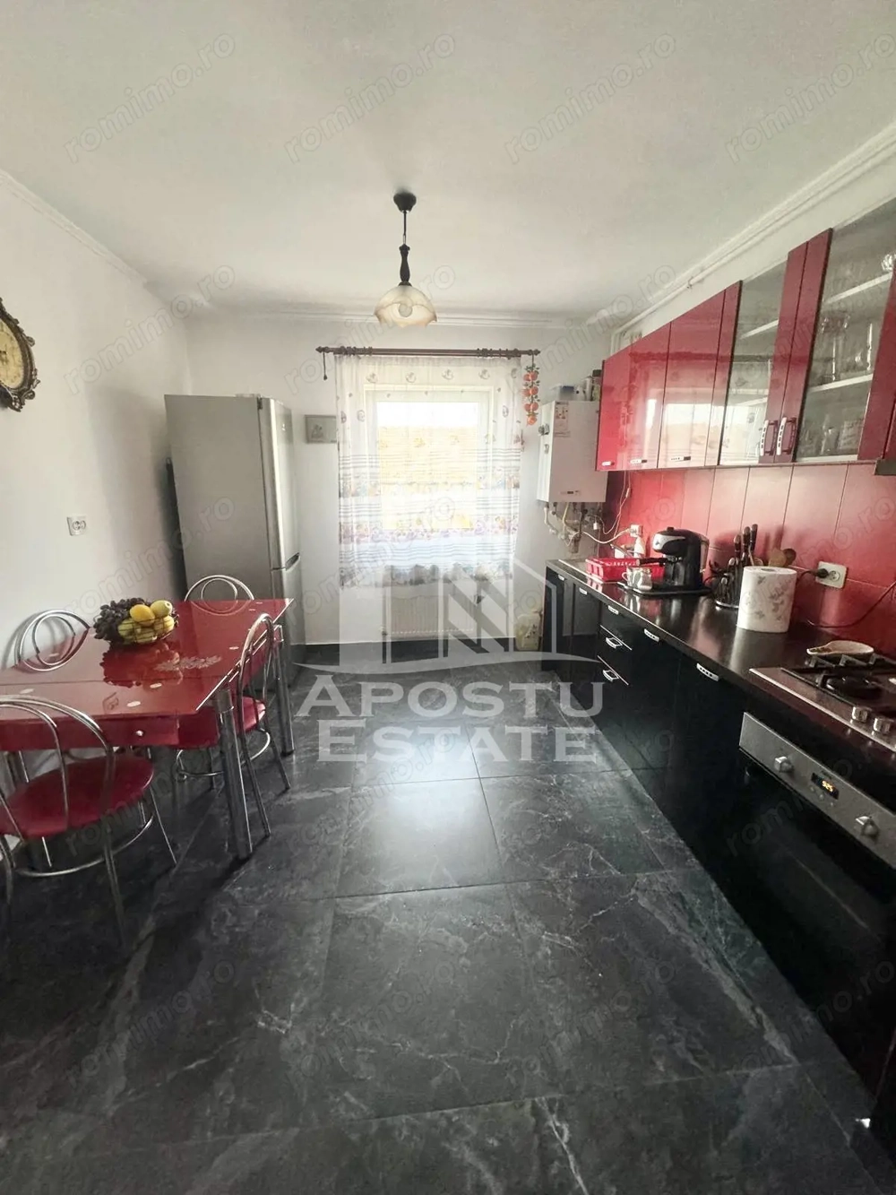 Apartament cu 3 camere complet mobilat si utilat in Girocului.
