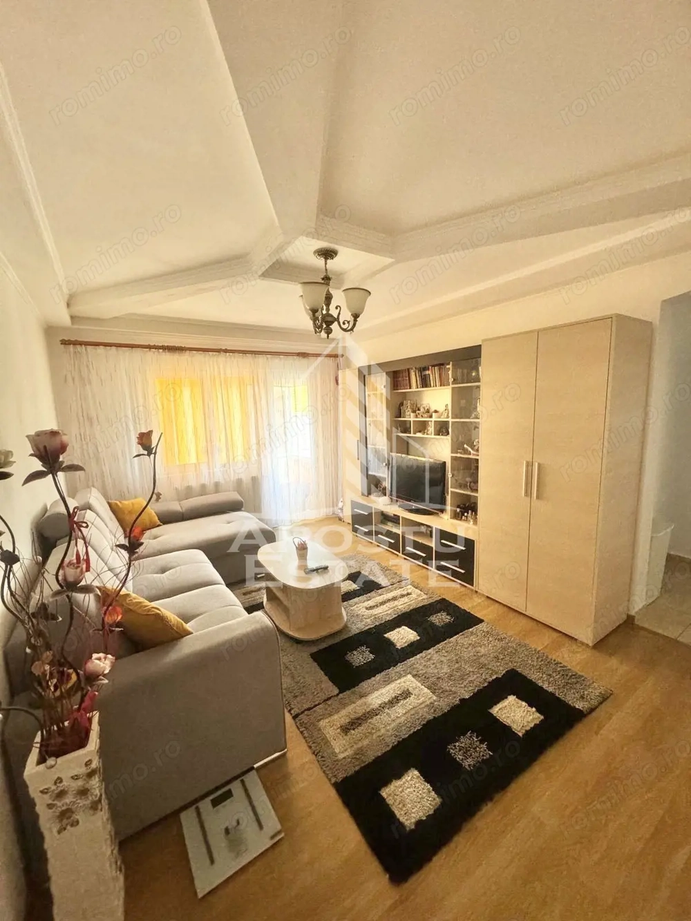 Apartament cu 3 camere complet mobilat si utilat in Girocului.