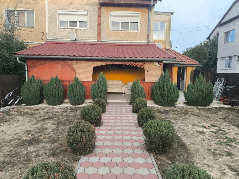 Apartament cu 3 camere la Sannicolau Mare