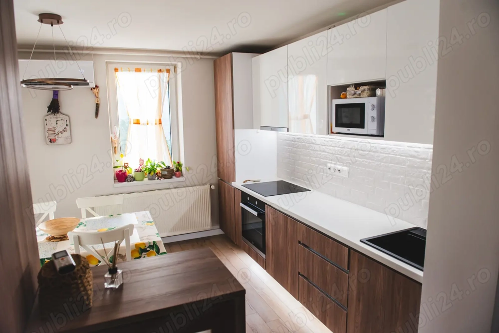 Apartament cu trei camere de vânzare, zona Dumbrava Nord 