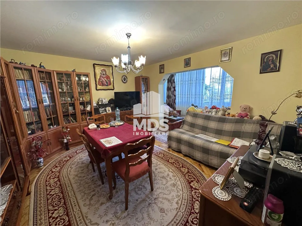 Etaj cu 2 bai si 2 balcoane bloc izolat