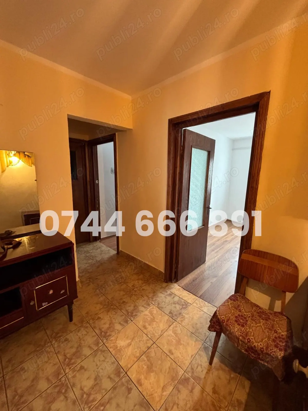 Apartament decomandat 3 camere, etaj 3, strada Maramures Apartament decomandat 3 camere, etaj 3, strada Maramures