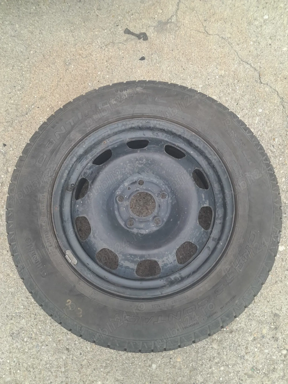 Vand janta de duster  cu cauciuc continental nou 215 65 16 ...nr tel 0754760000