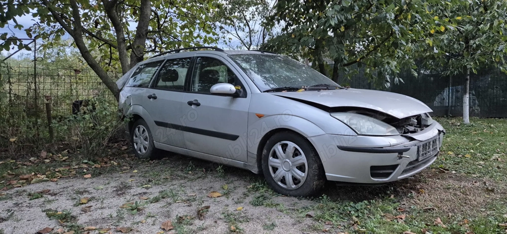 Vand Ford Focus avariat 