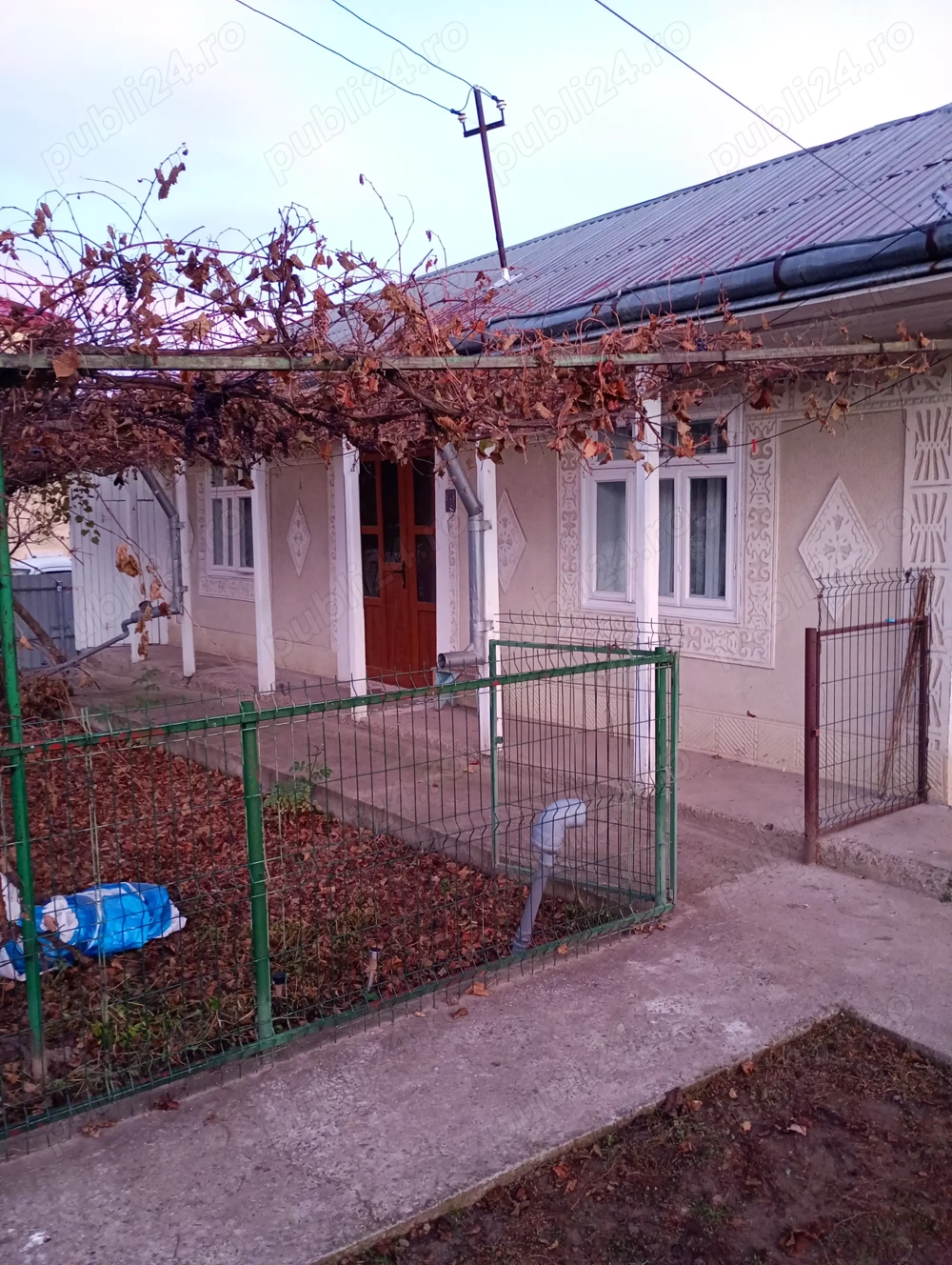 Casa bătrânească de vanzare 