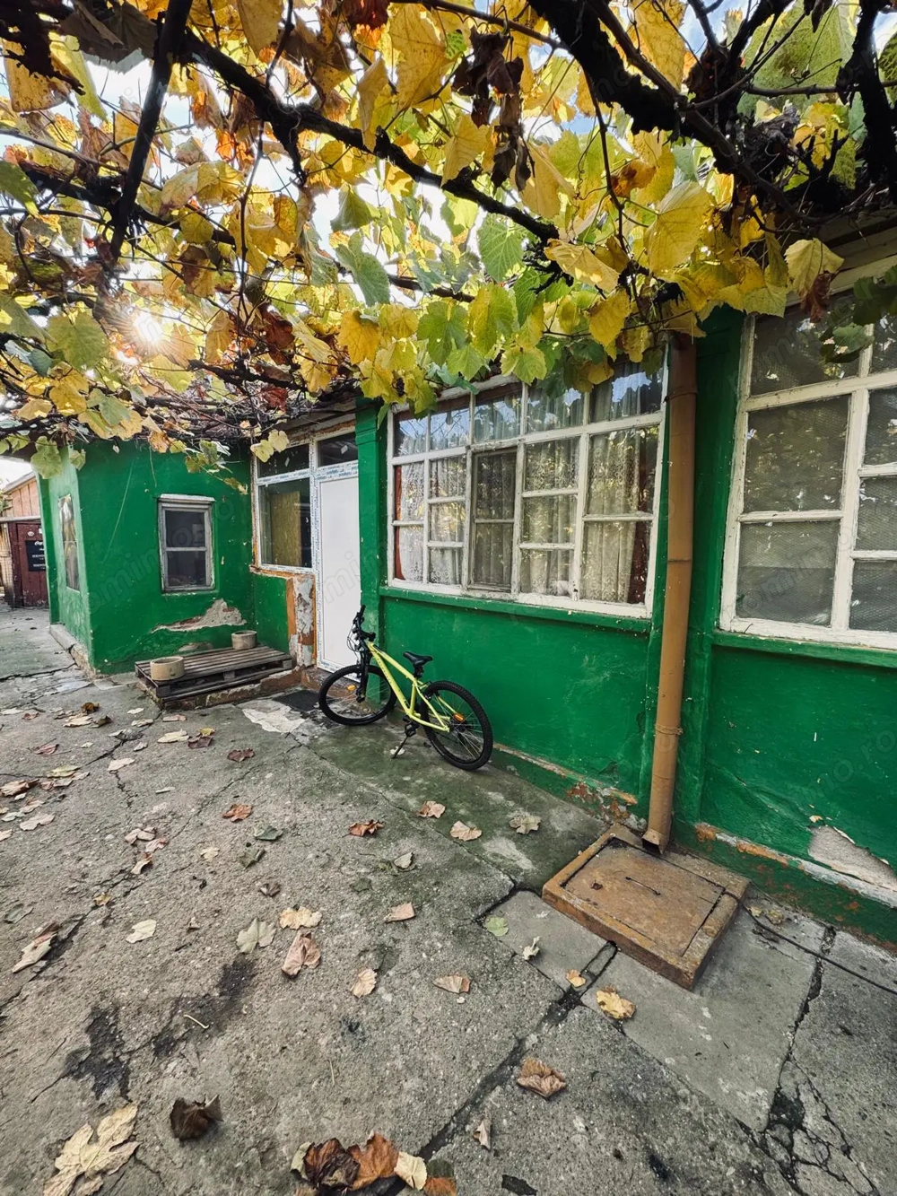 AV661 Casa individuala de vanzare, pe parter, Pischia, zona linistita