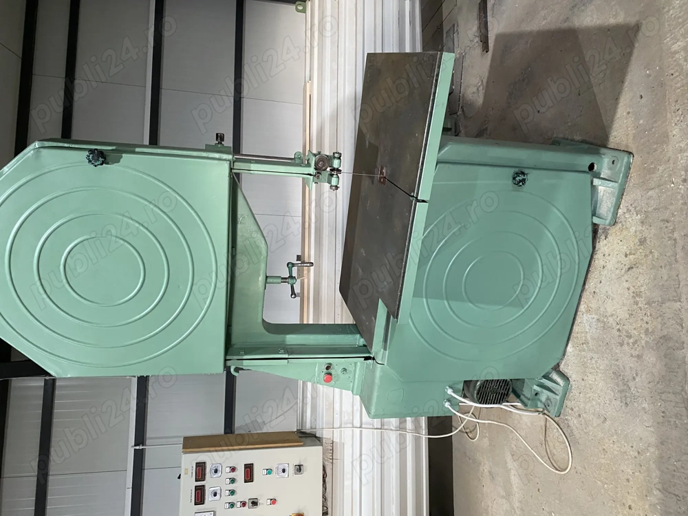 Vând banzic tamplarie