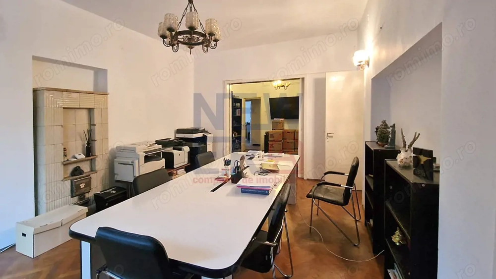 Apartament de 4 camere în vilă interbelică complet renovată - zona Unirii Apartament de 4 camere în vilă interbelică complet renovată - zona Unirii